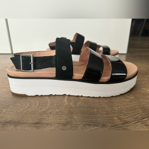 Ugg Braelynn Sandals - Picture 4 of 7